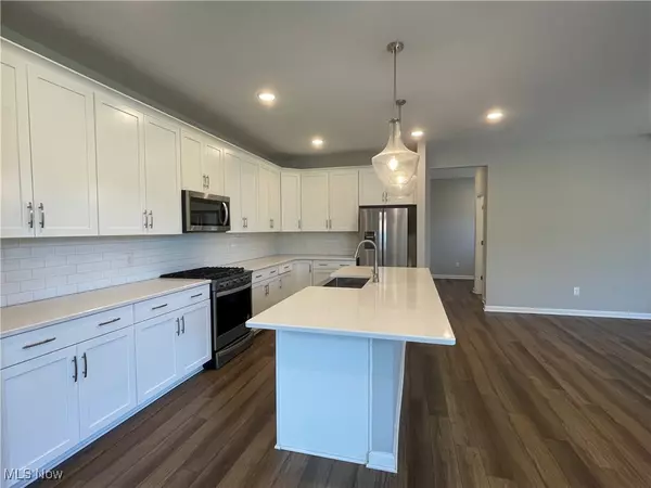 Columbia Station, OH 44028,8988 Leatherleaf DR