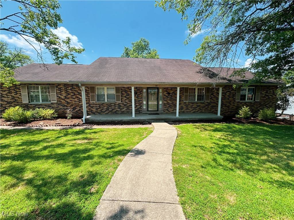 38 Lake DR, Parkersburg, WV 26104