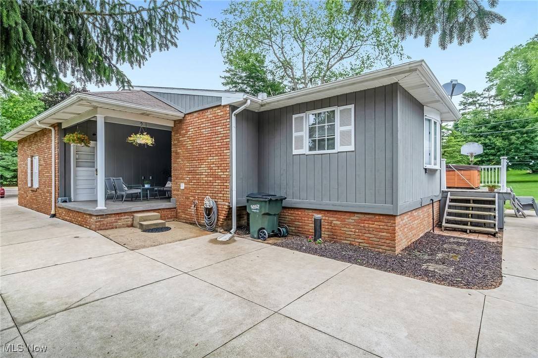 North Canton, OH 44720,7140 Lake O Springs AVE NW