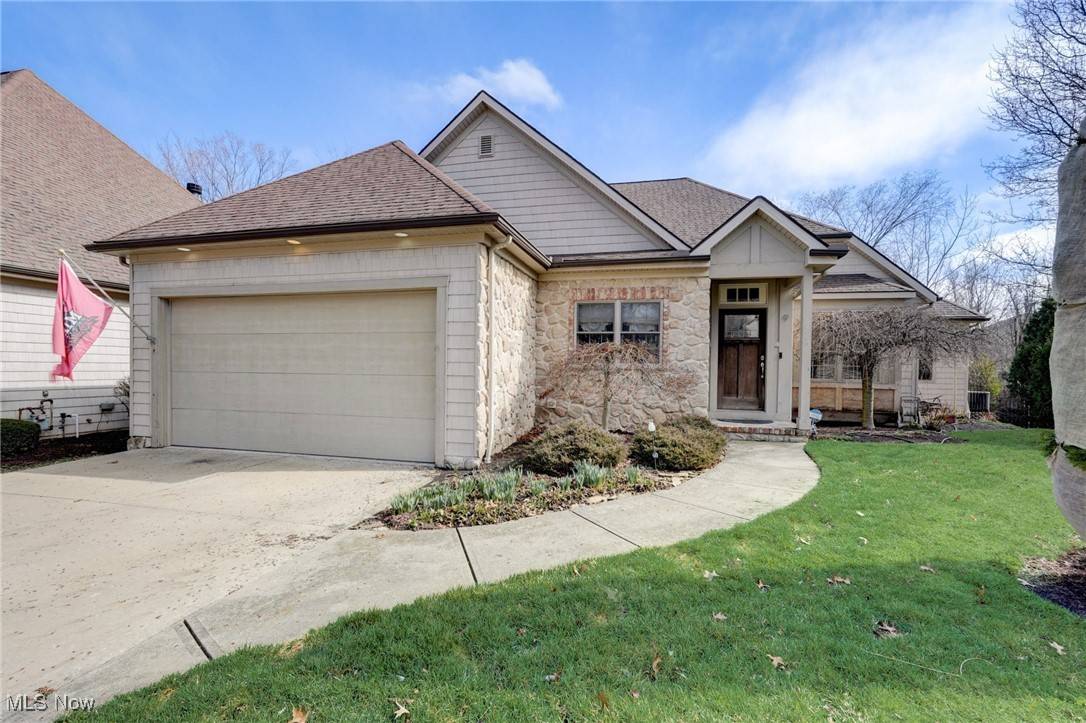 9 River Side DR, Rocky River, OH 44116