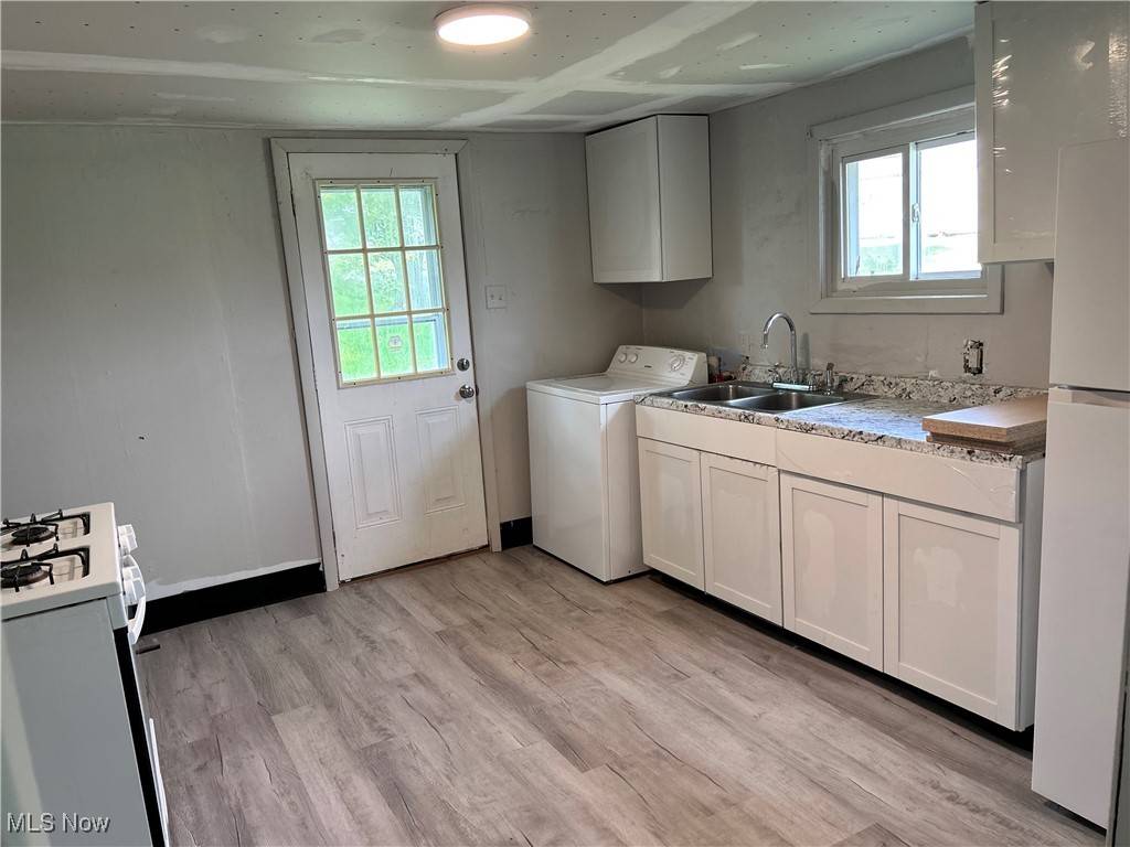 Bergholz, OH 43908,713 7th ST
