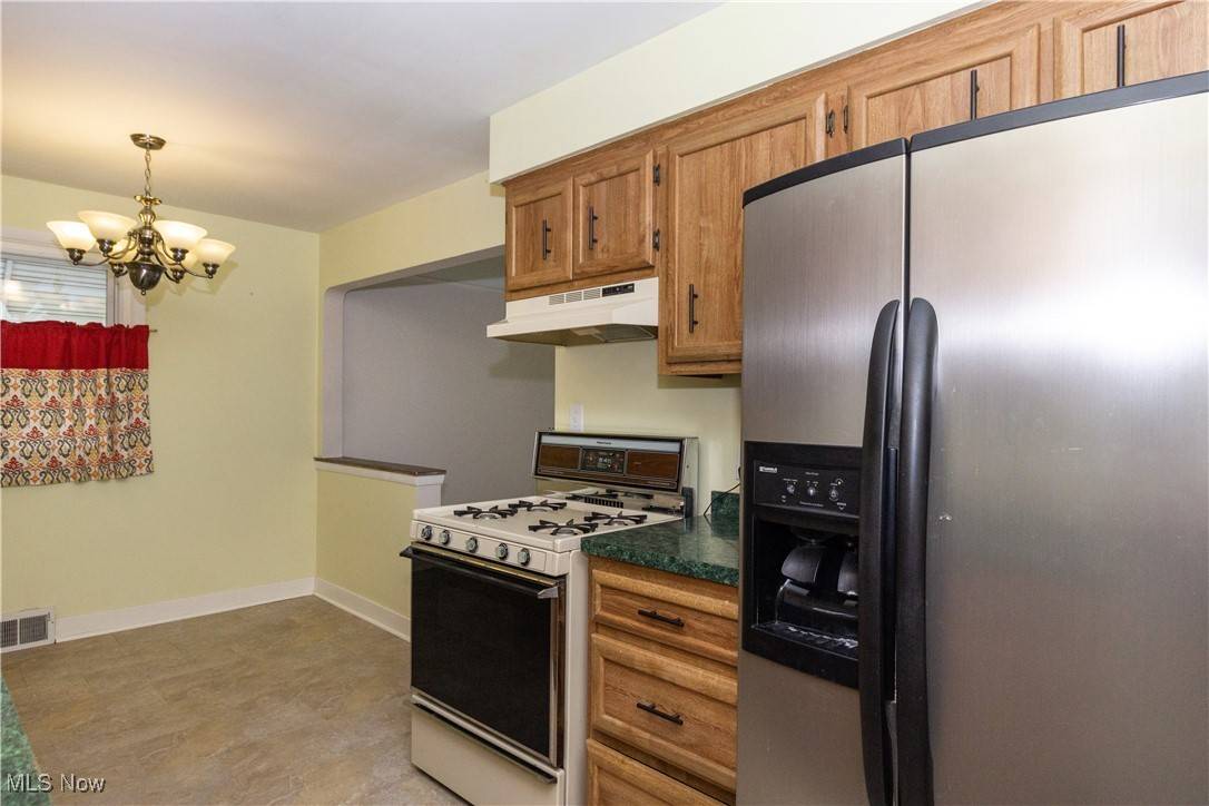 Parma, OH 44134,3307 Dellwood