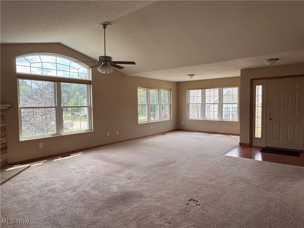 Dalton, OH 44618,244 Woodbury CIR