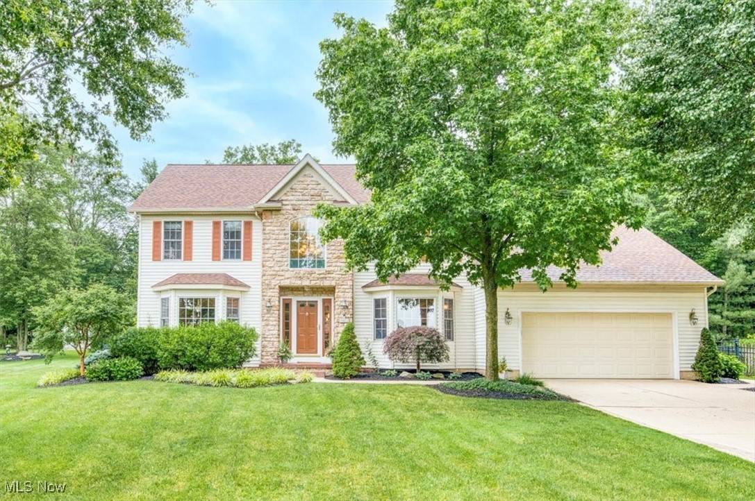 Twinsburg, OH 44087,9422 Andrew DR