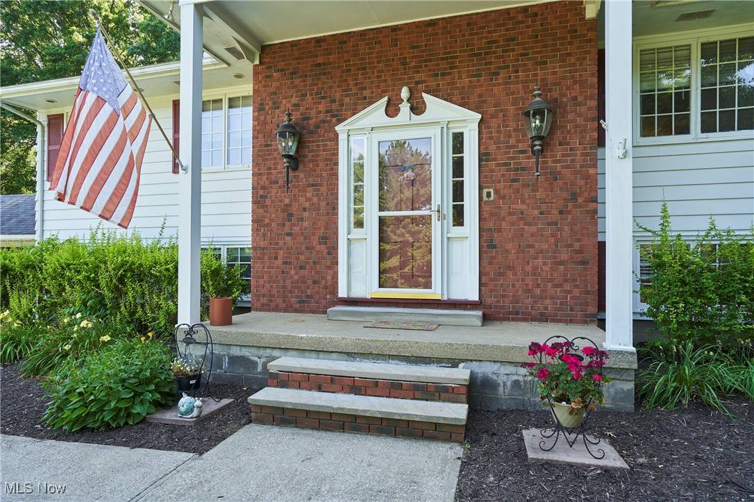 Mogadore, OH 44260,2948 Robin Hill LN