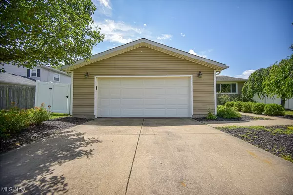 Brunswick, OH 44212,3472 Woodstock LN