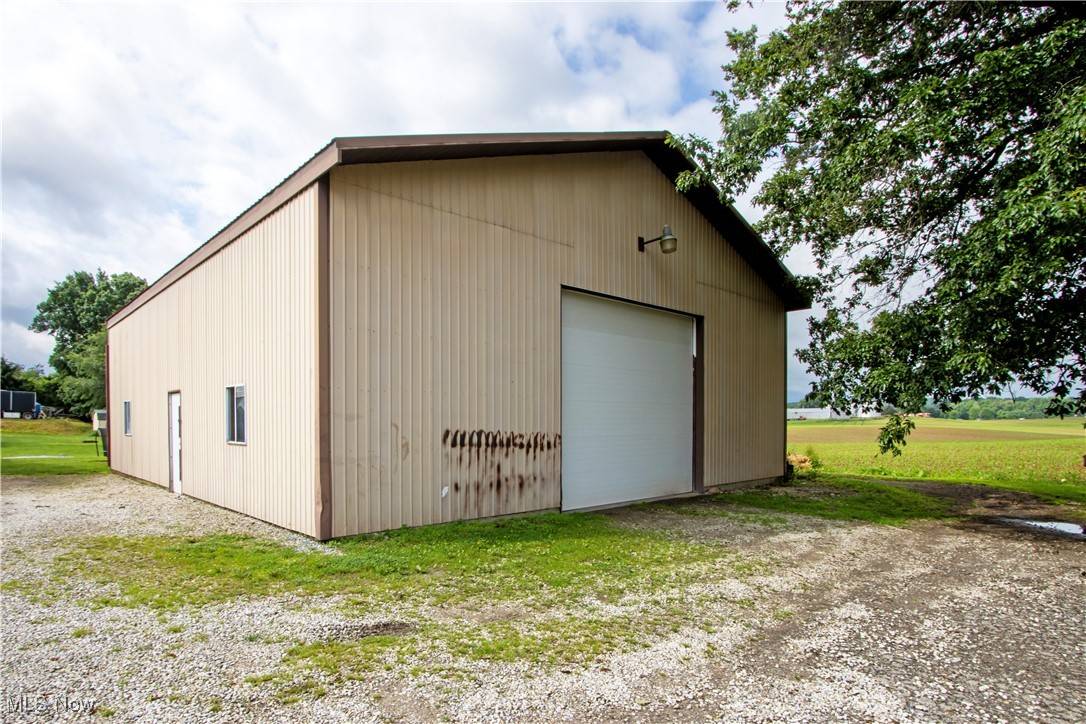 Beach City, OH 44608,124 7th AVE NW