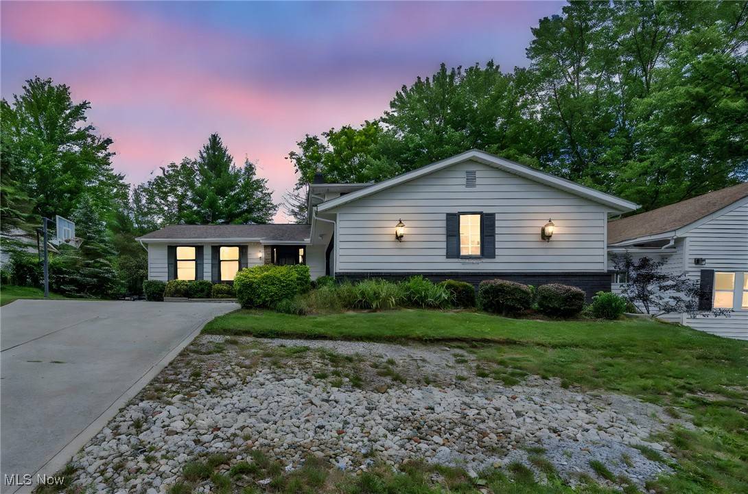 5880 Deepwood TRL, Solon, OH 44139