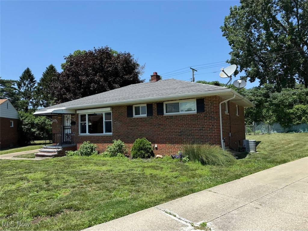 Cleveland, OH 44128,4129 Busa OVAL