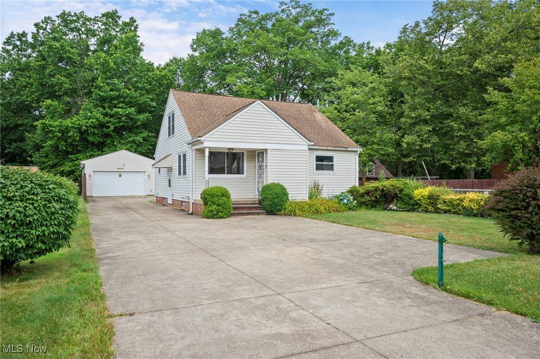 3016 Clague RD, North Olmsted, OH 44070