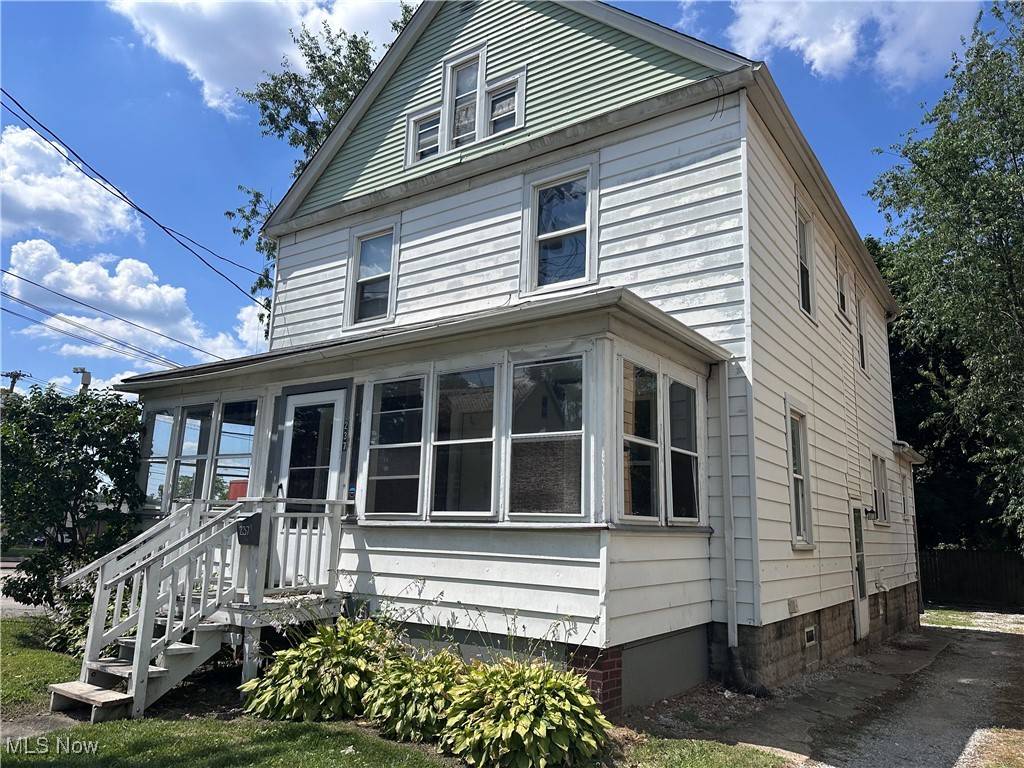 237 E Thornton ST, Akron, OH 44311