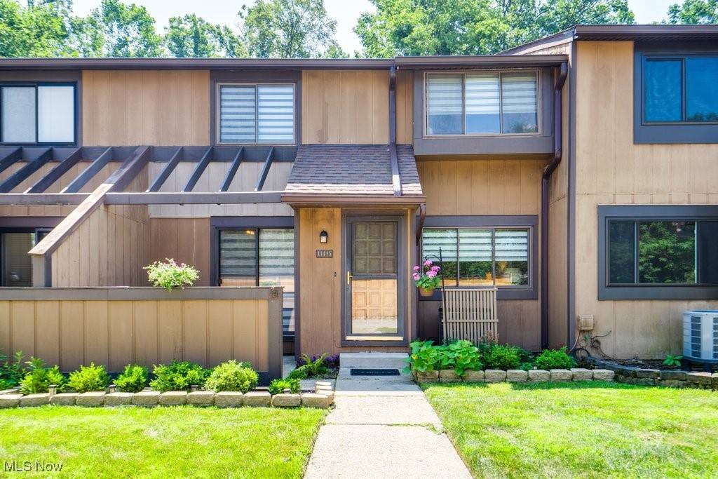 11445 Harbour Light DR, North Royalton, OH 44133
