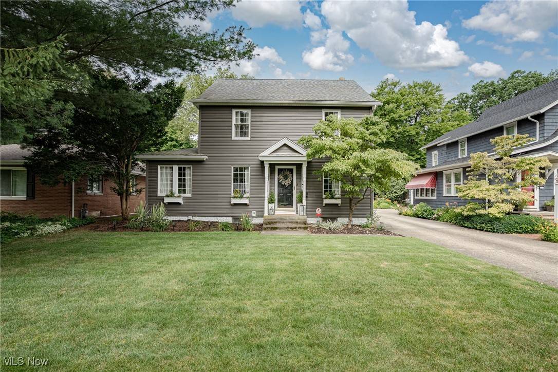 284 Kenilworth DR, Akron, OH 44313
