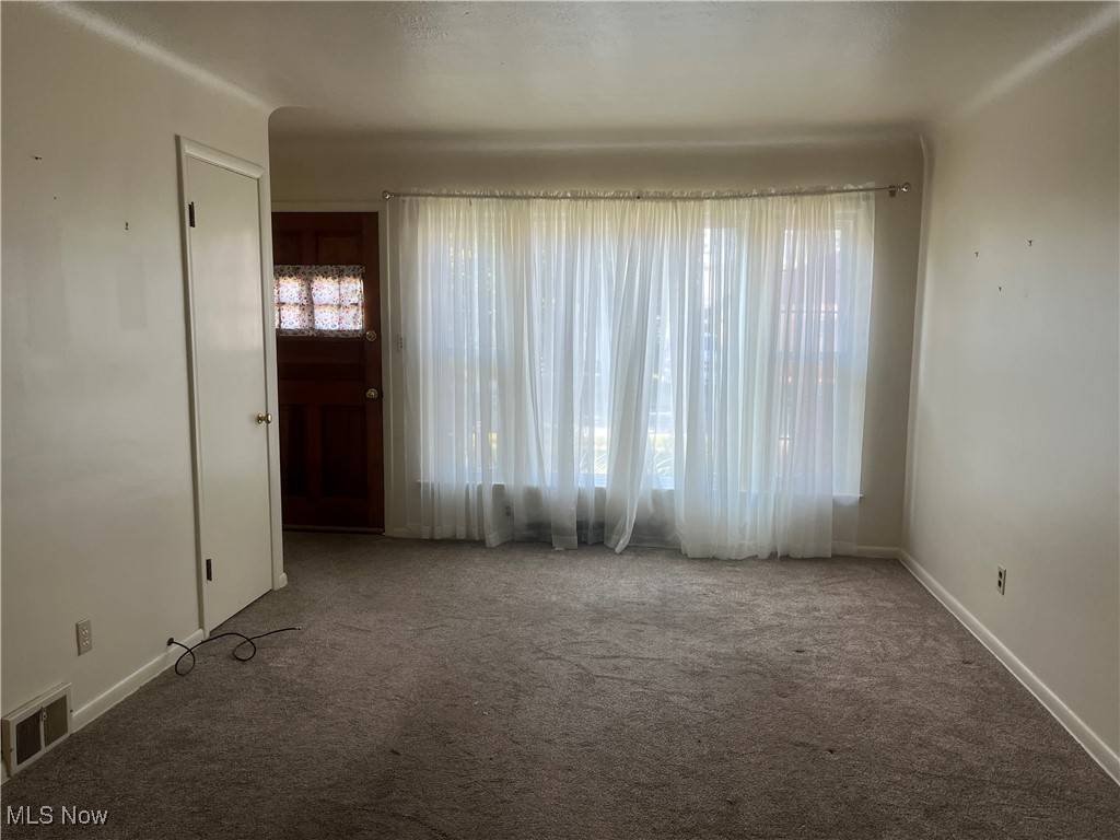 Willowick, OH 44095,30326 Royalview DR