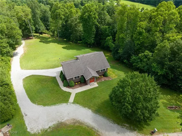 Walker, WV 26180,114 Buckner Bend RD