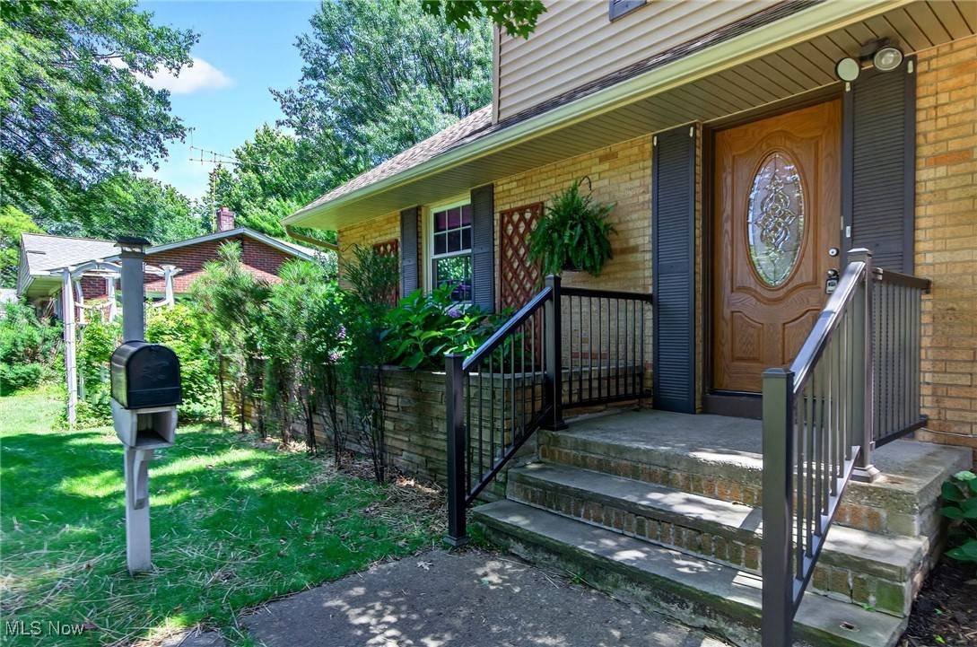 Lyndhurst, OH 44124,1839 Caronia DR