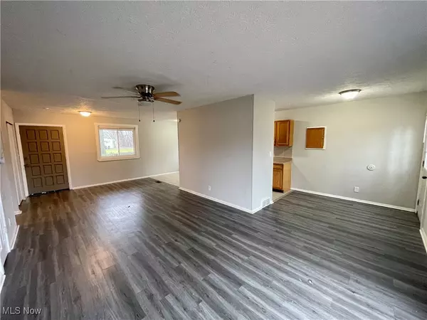 Akron, OH 44320,1853 Delia AVE