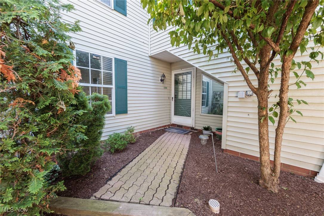 6131 Center ST #106, Mentor, OH 44060