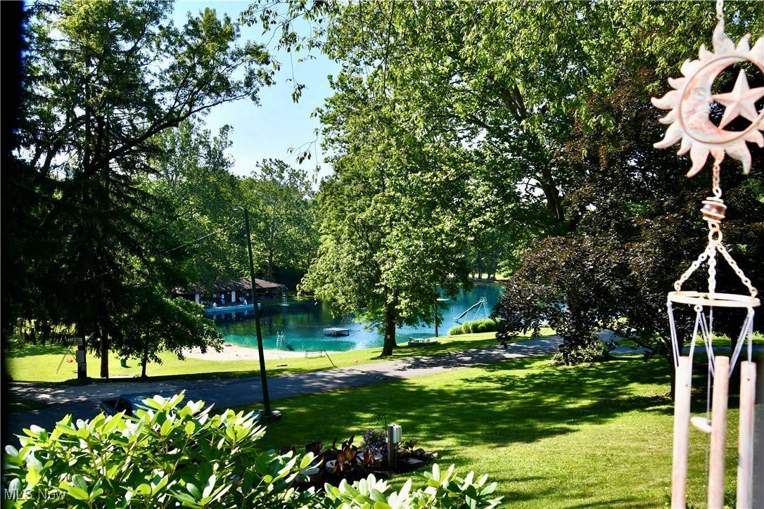 Salem, OH 44460,1511 Lake Front DR