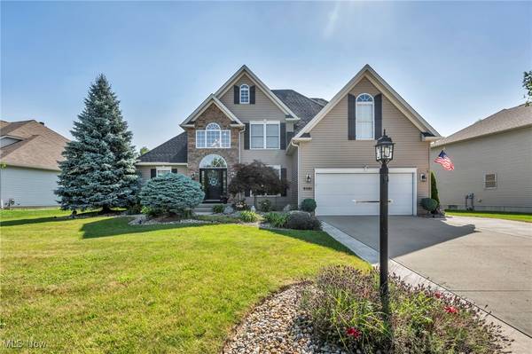 9591 Beatrice LN, Olmsted Twp, OH 44138