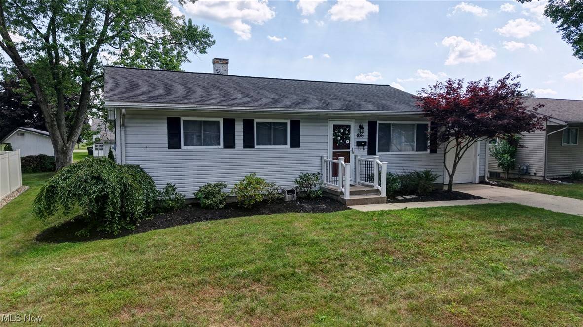 826 Chelsea DR, Dover, OH 44622