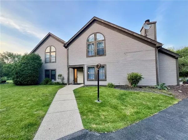 3871 Northwoods CT NE, Warren, OH 44483