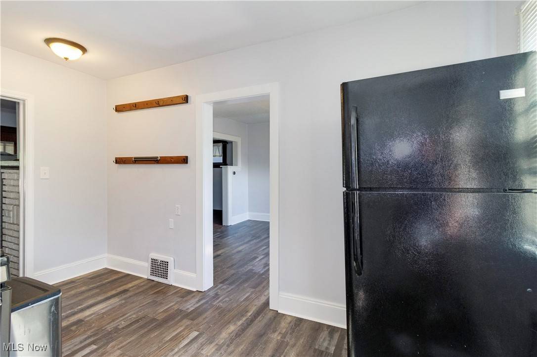 Lakewood, OH 44107,2084 Wascana AVE