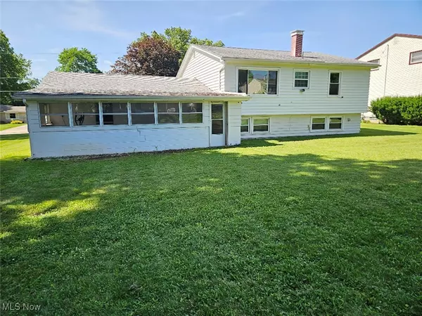 Youngstown, OH 44511,3890 Ayrshire DR