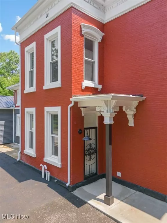 Wooster, OH 44691,638 High ST