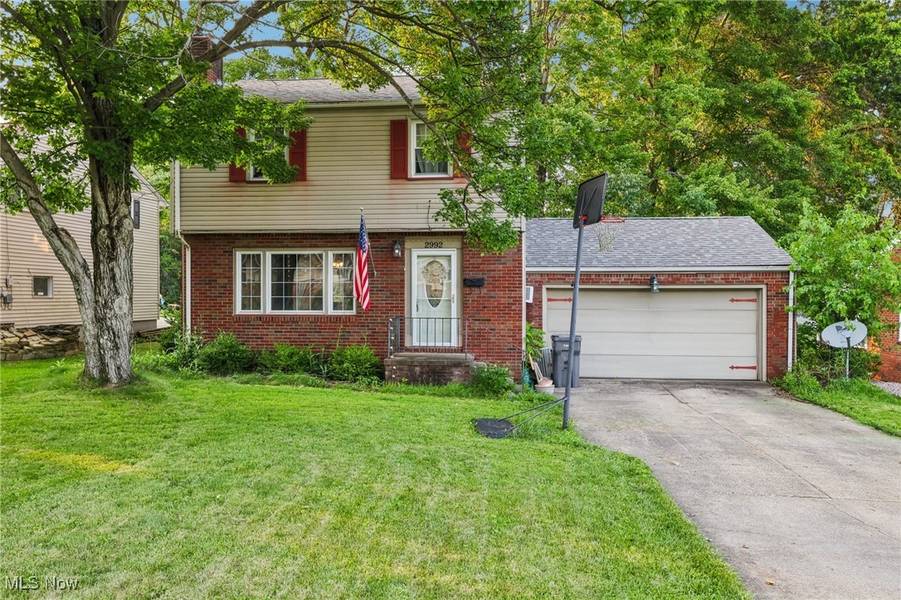 2992 Eldora DR, Youngstown, OH 44511