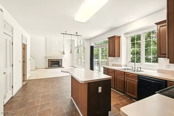 Strongsville, OH 44149,17758 Lyon LN