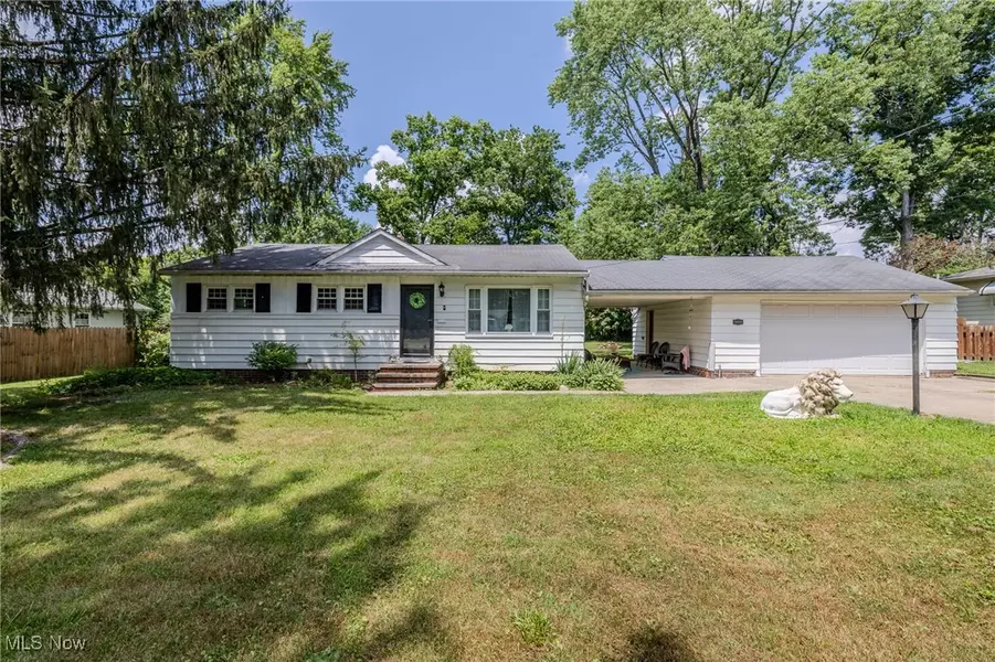10008 Gabriella DR, North Royalton, OH 44133