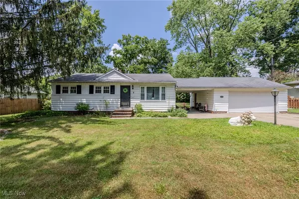 10008 Gabriella DR, North Royalton, OH 44133