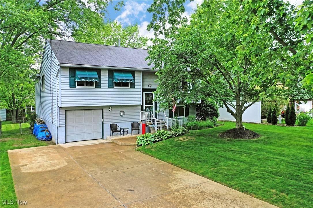 2555 Walnut ST, Girard, OH 44420