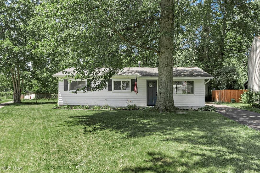 3498 Clayton DR, North Olmsted, OH 44070