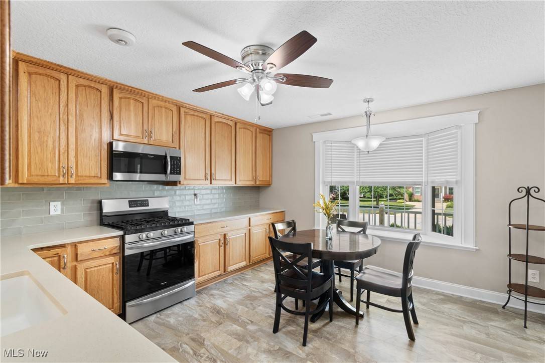 Canton, OH 44721,1222 White Stone CIR NE