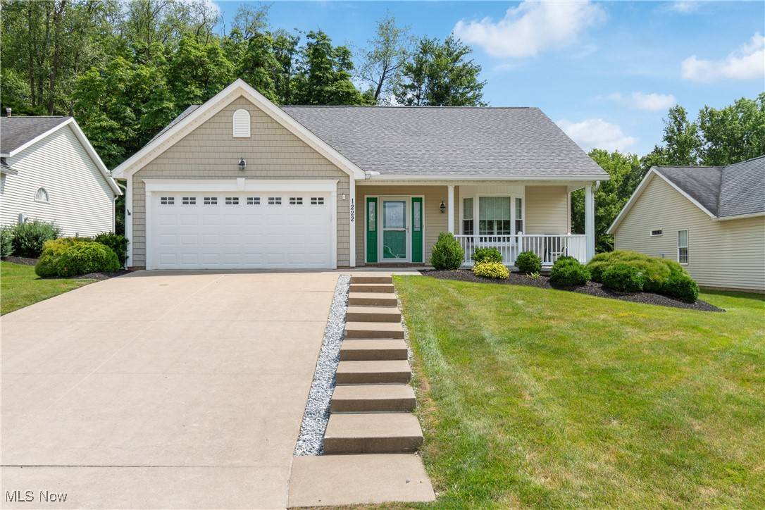 1222 White Stone CIR NE, Canton, OH 44721