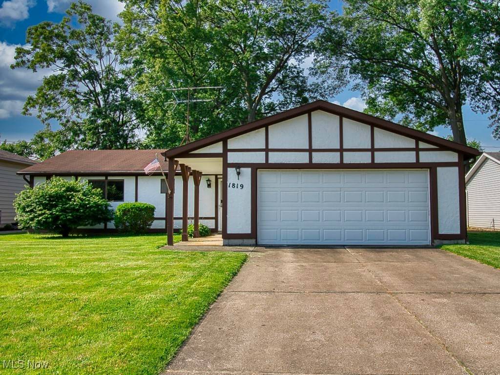 1819 Gloucester DR, Lorain, OH 44053