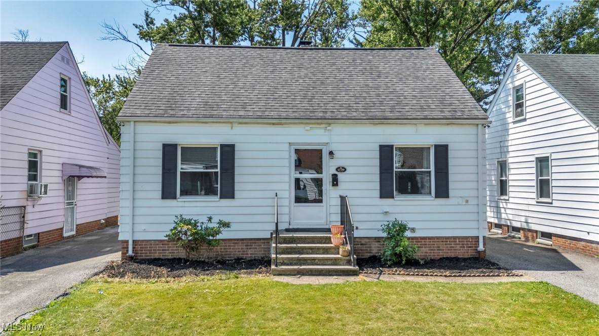 21100 Watson RD, Maple Heights, OH 44137