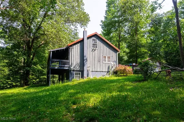 Bowerston, OH 44675,9177 Derry RD