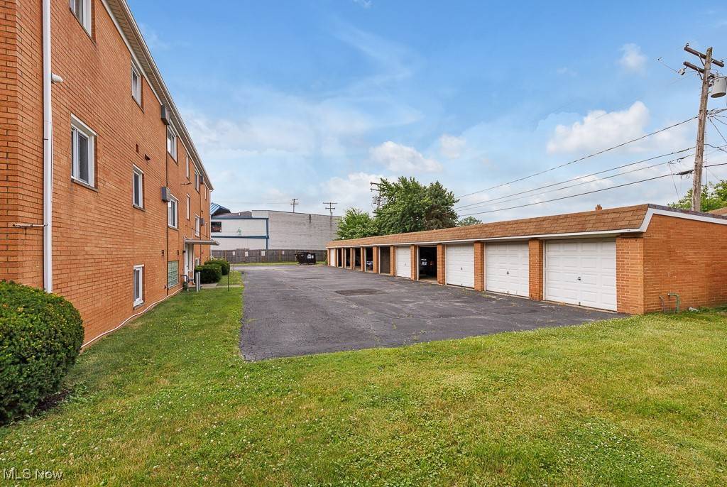 Parma Heights, OH 44130,6608 Mandalay DR