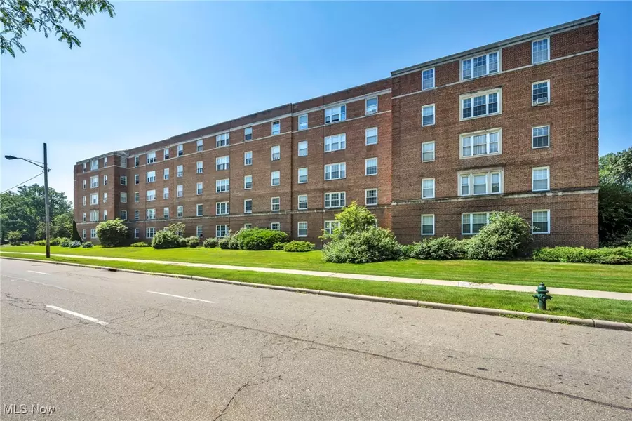 13800 Fairhill RD #520, Shaker Heights, OH 44120