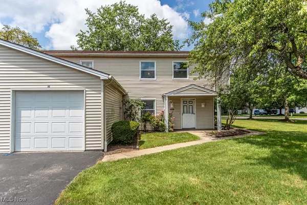 3062 Ivy Hill CIR #D, Cortland, OH 44410