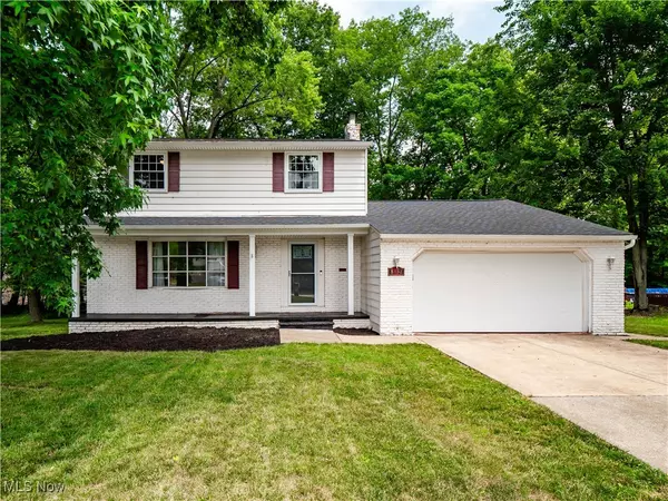 8132 Pinehurst DR, Parma, OH 44129
