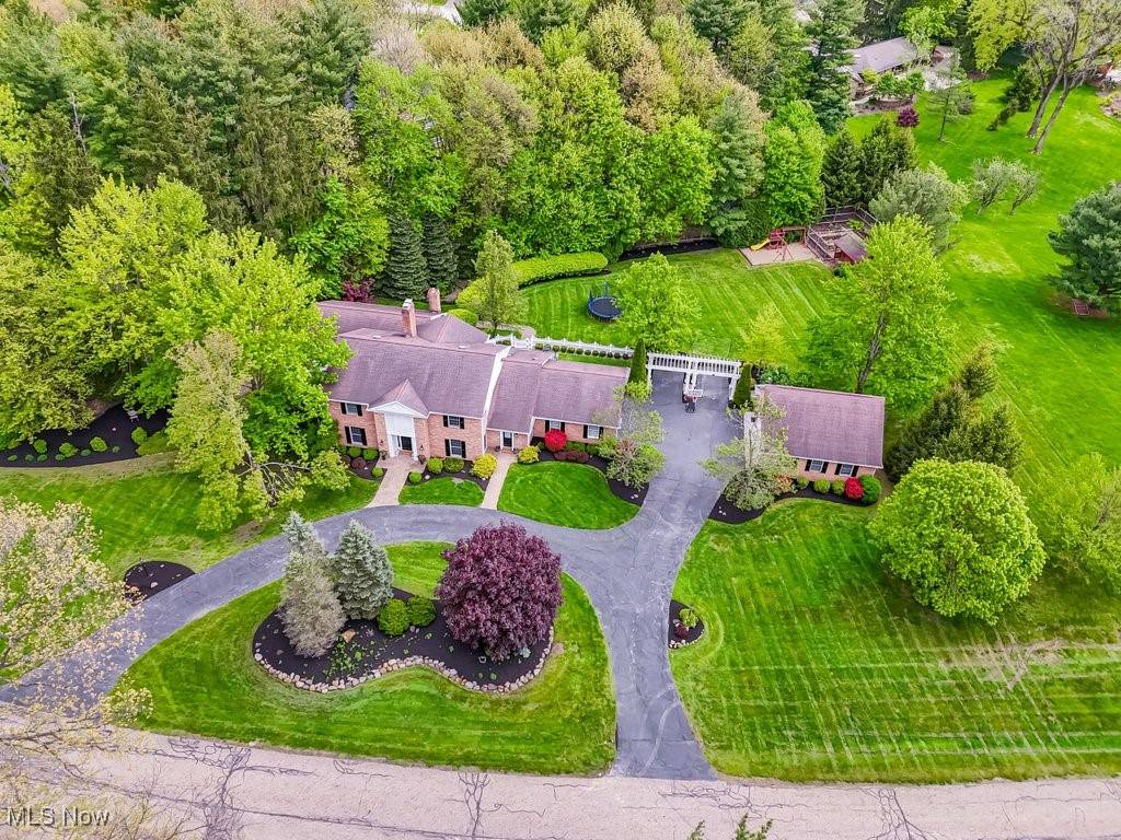 Bath, OH 44333,967 Robinwood Hills DR
