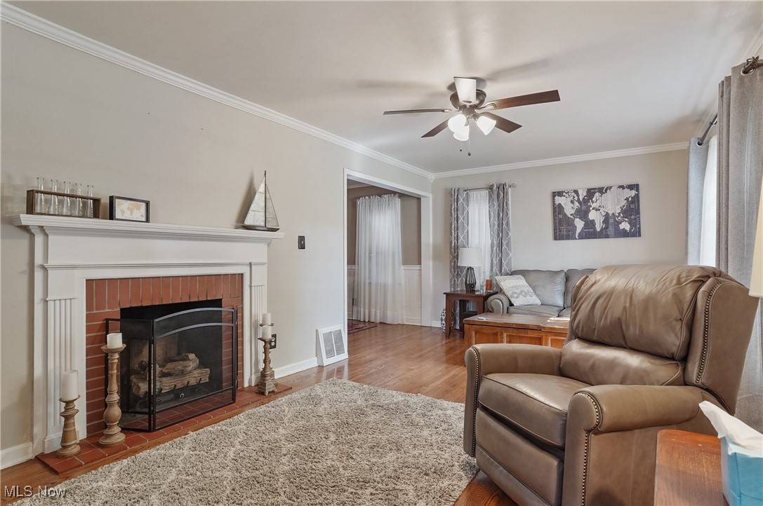 Cuyahoga Falls, OH 44223,2432 16th ST