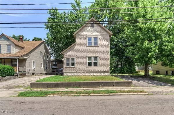241 Wheeler ST, Akron, OH 44304