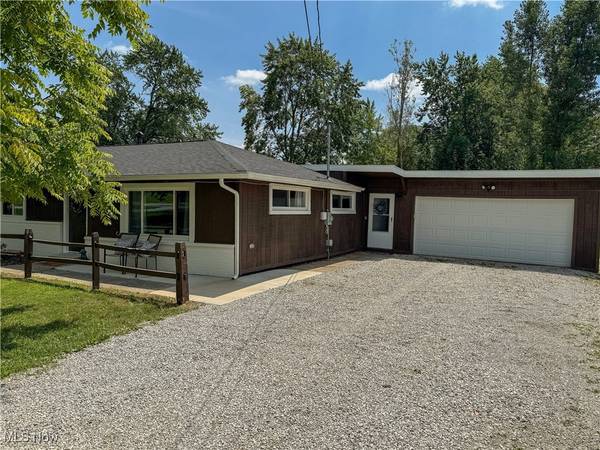 1490 Evergreen DR, Streetsboro, OH 44241