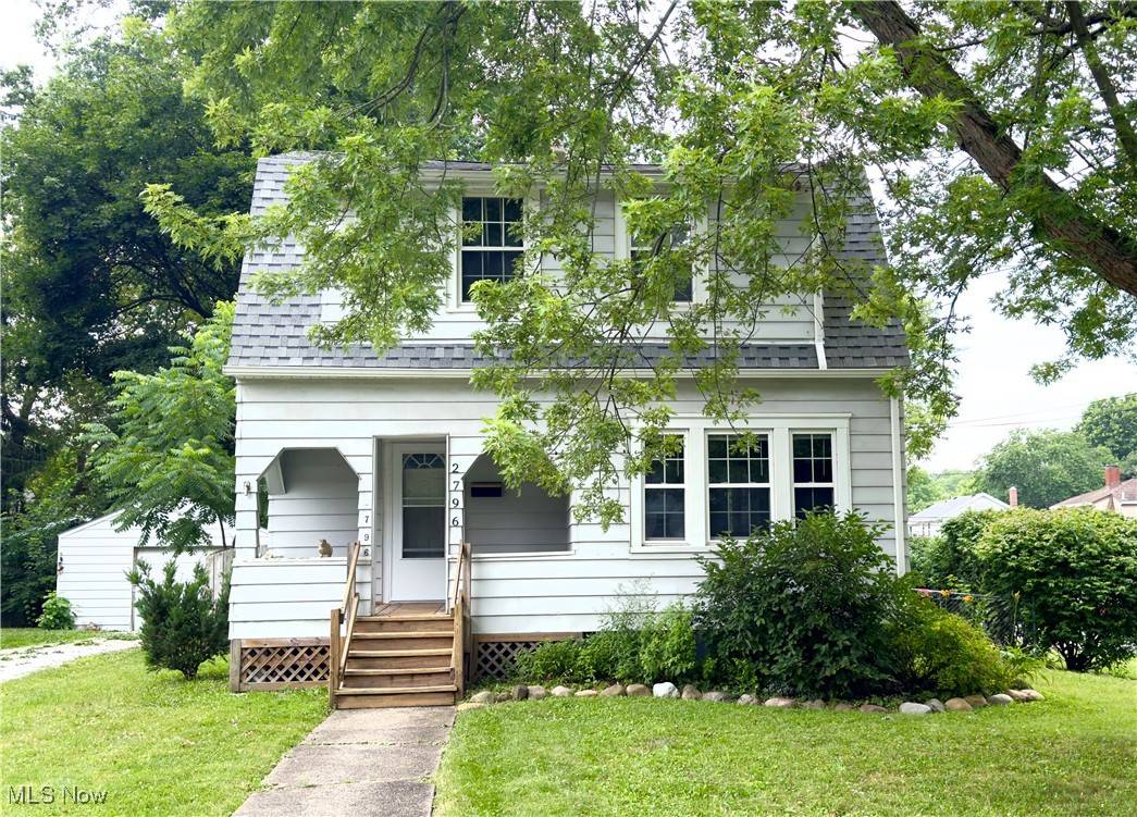 2796 Fairview PL, Cuyahoga Falls, OH 44221