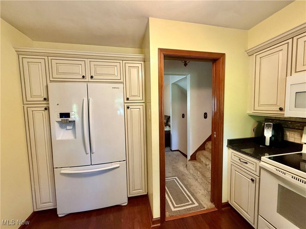 New Cumberland, WV 26047,1716 Cameron Hollow RD